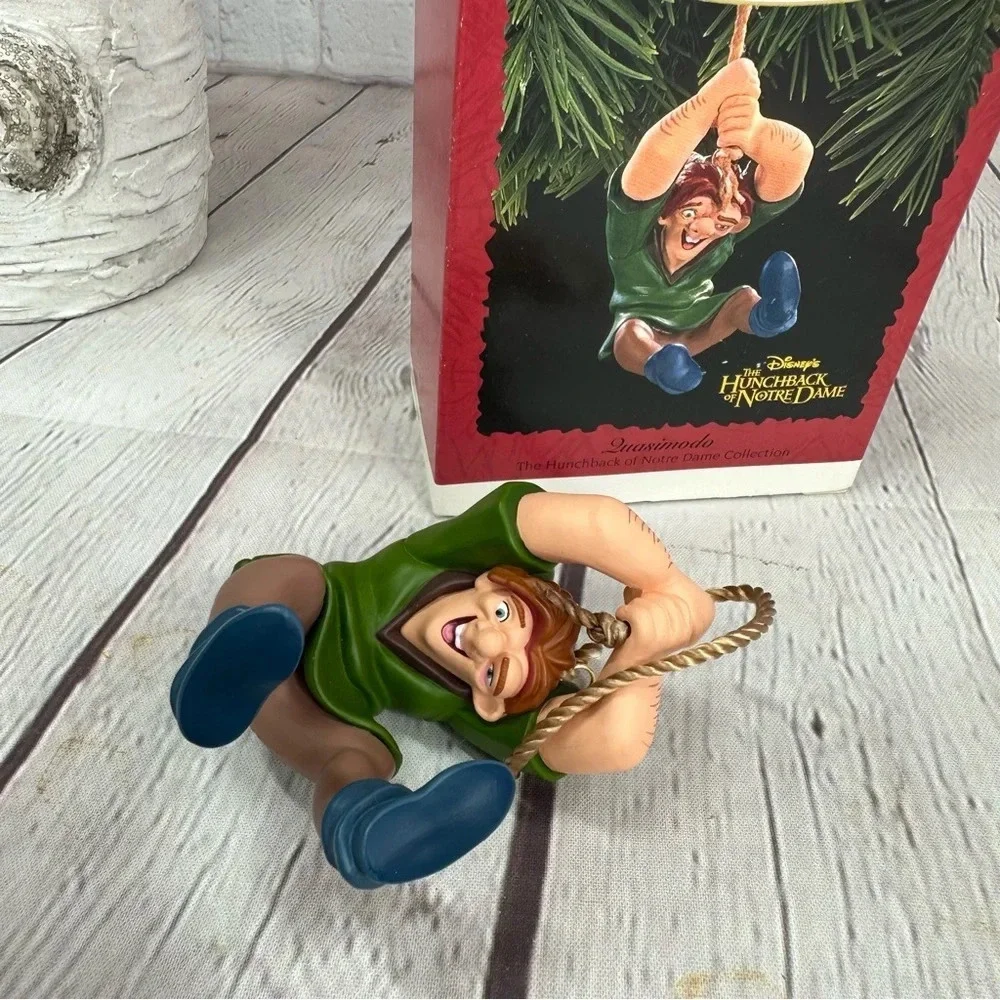 Vintage disney hallmark Keepsake Ornament 90s quasimodo hunchback of notre dame